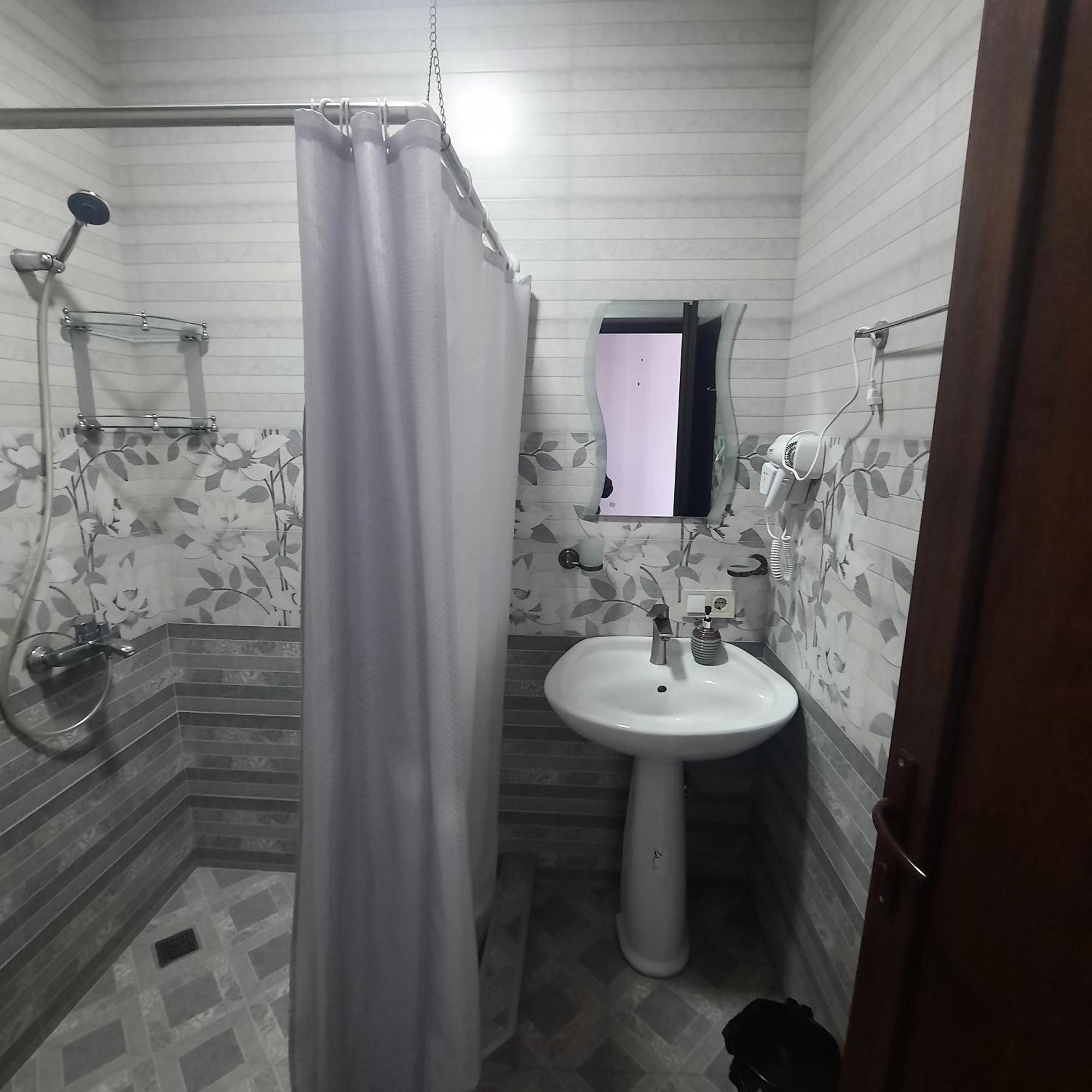 Gio-Nika Hotel Kazbegi Luaran gambar
